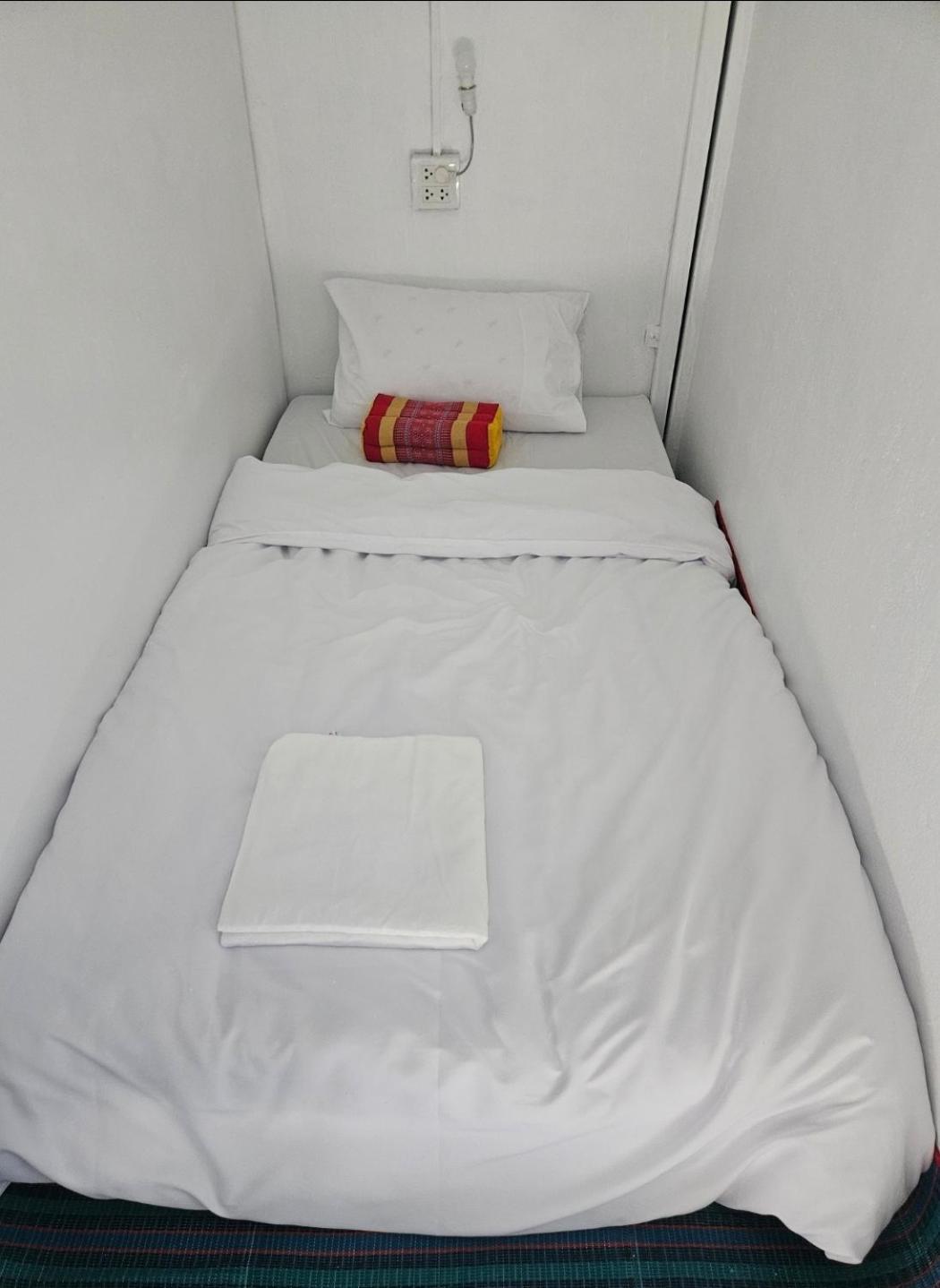 Kai Lions International Capsule Hostel Pakse Buitenkant foto