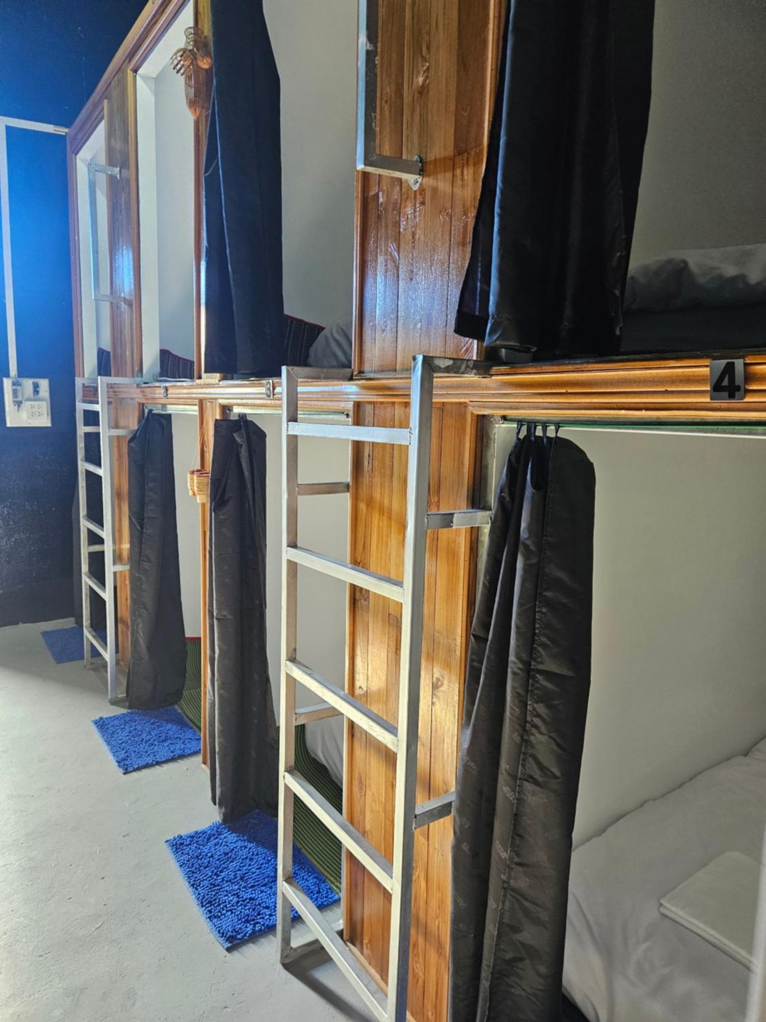Kai Lions International Capsule Hostel Pakse Buitenkant foto